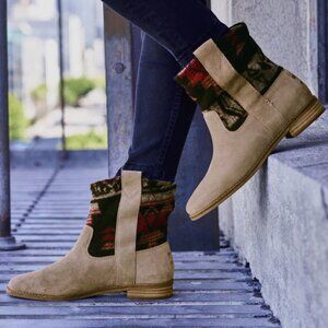 TOMS Boot Tribal Desert Taupe Suede Leather Laurel Boots Pendleton W 12 M 10.5
